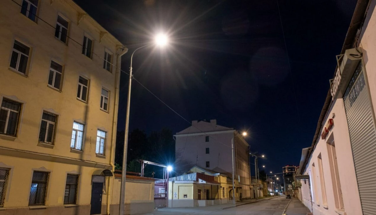 В Московском районе обновили систему освещения: на Ломаной улице появились 20 современных фонарей - tvspb.ru