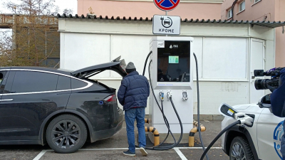 Первая зарядная станция для электромобилей появилась на Васильевском острове