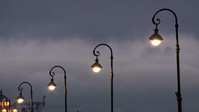На Ораниенбаумском шоссе установили 80 новых фонарей