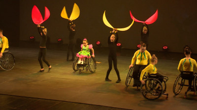 В ТЮЗе прошел XI фестиваль танцев на колясках «Адмиралтейское танго»