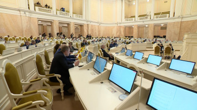 Петербургские депутаты утвердили корректировку бюджета на 2023 год