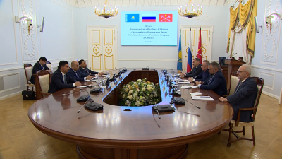 В Смольном состоялась встреча Александра Беглова с послом Казахстана в России
