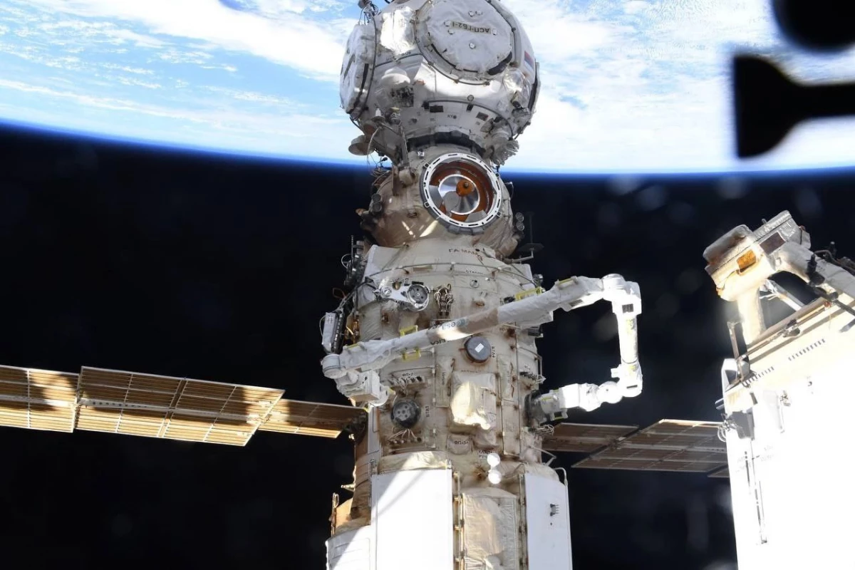 Ночью космонавты отдалили орбиту МКС на 2,5 км от Земли - tvspb.ru