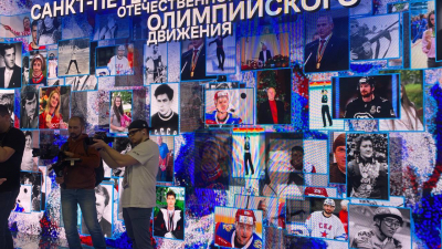 На ВДНХ открыли фотозону, посвященную петербургским спортсменам