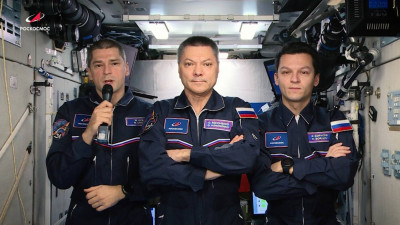 Российские космонавты с МКС поздравили страну с Днем народного единства