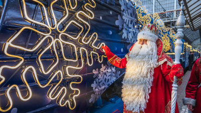 Поезд Деда Мороза приедет в Петербург 6 января