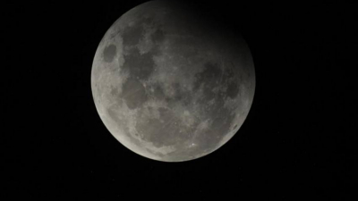 Космонавт Константин Борисов показал вид на Луну с борта МКС