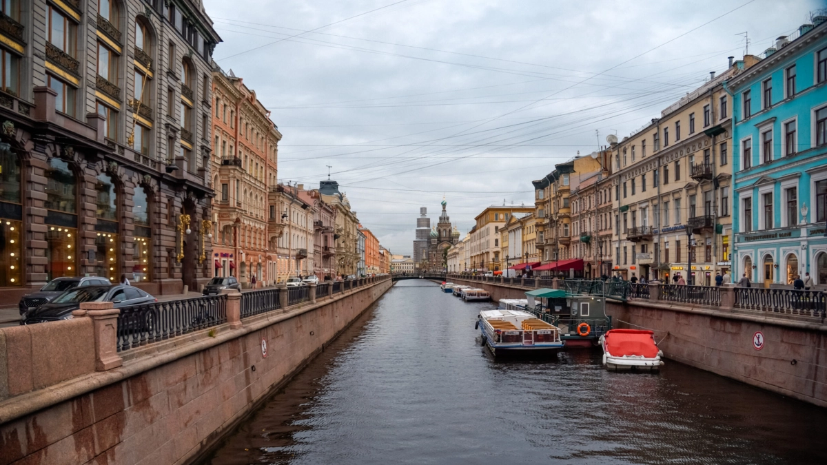 Что подготовил Петербург для горожан к 202-летию со дня рождения  Достоевского