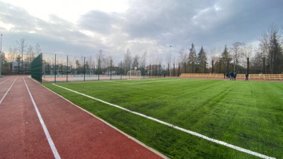 В Петро-Славянке по поручению Александра Беглова капитально отремонтировали стадион