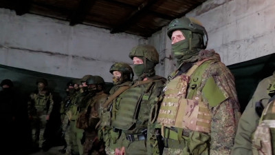 Военнослужащим добровольческого отряда «БАРС» вручили госнаграды