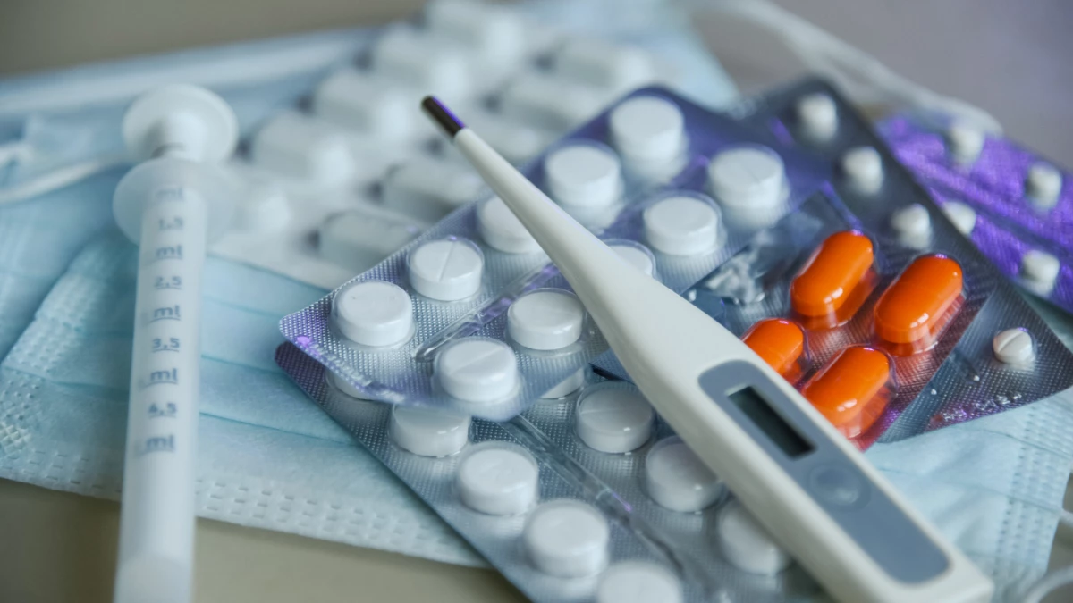 Терапевт назвал главный вред антибиотиков при лечении ОРВИ - tvspb.ru