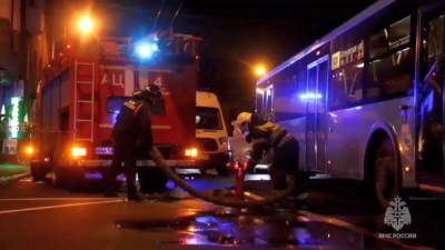 На Большом проспекте Васильевского острова из-за пожара в коммуналке эвакуировали 26 человек