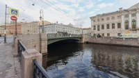 В Петербурге отмыли 77 мостов и набережных