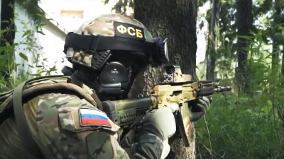 Александр Беглов и Александр Бельский поздравили сотрудников ФСБ