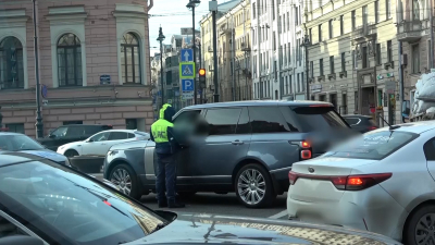 Оружие, наркотики, поддельные документы: ФСБ провела рейд в Петербурге   