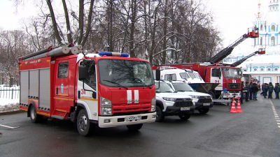 Петербургским спасателям передали 19 единиц техники