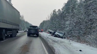 На трассе «Кола» в районе Дусьево случилась массовая авария