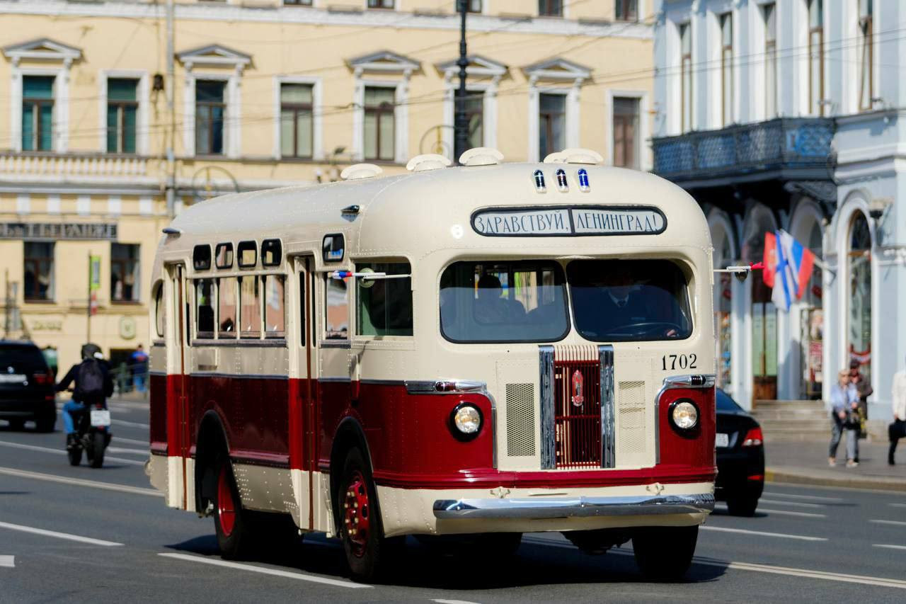 Петербургский автобус ЗИЛ-155Г стал первым в России автобусом-памятником