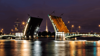 Биржевому мосту в Петербурге исполнилось 130 лет
