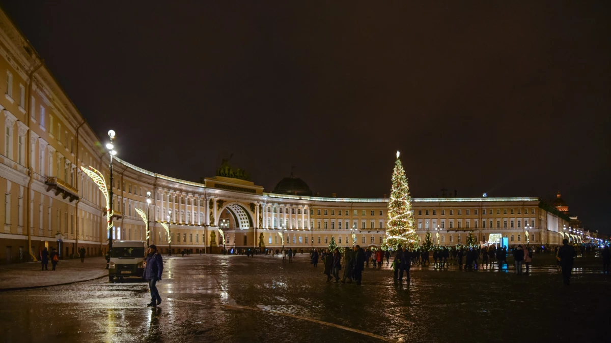 Новогодний концерт на Дворцовой площади отменили из-за трагедии в Белгороде - tvspb.ru