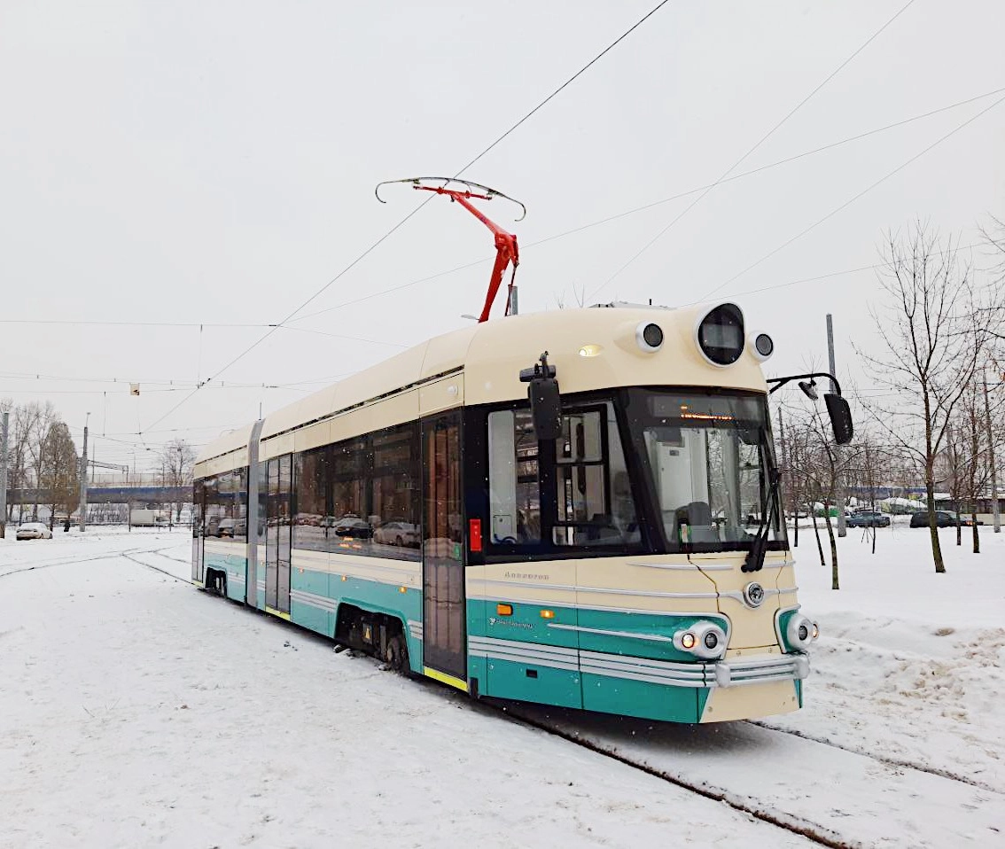 На петербургские улицы вышел ретро-трамвай «Довлатов» - tvspb.ru