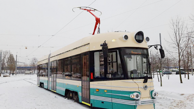 На петербургские улицы вышел ретро-трамвай «Довлатов»