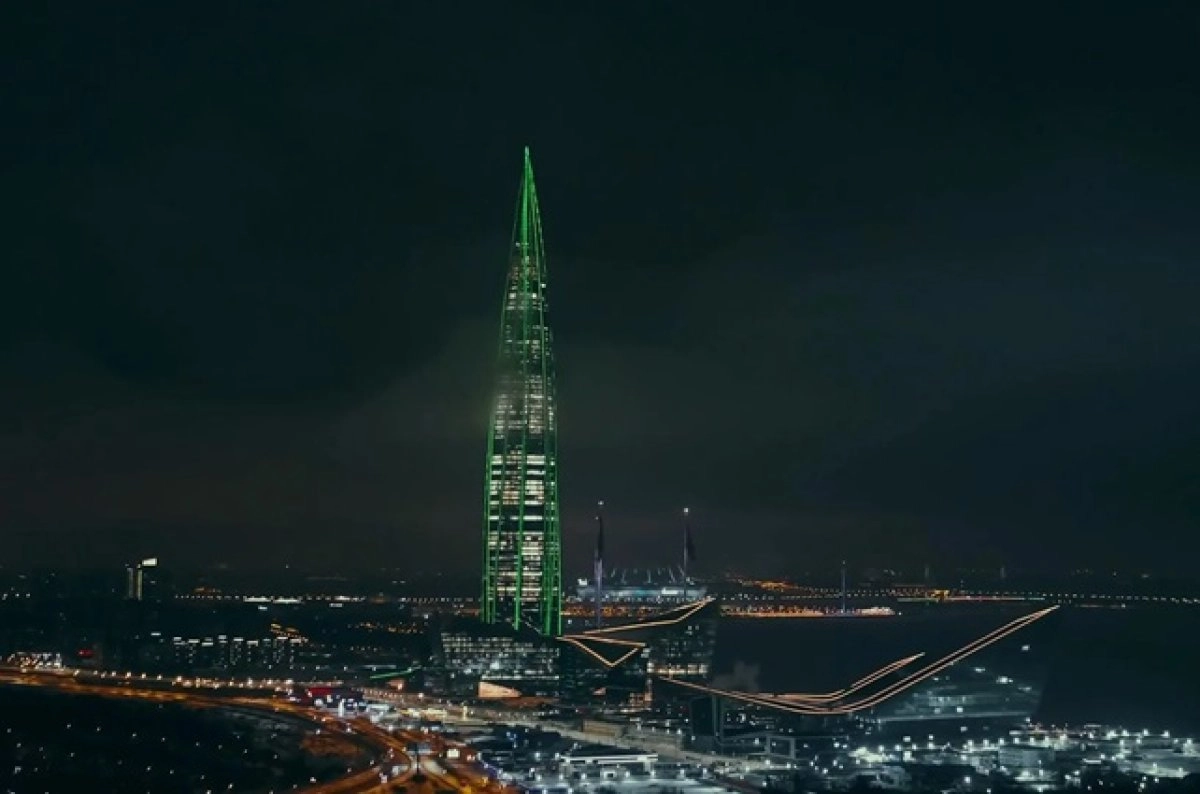 «Лахта Центр» благодаря праздничной подсветке превратился в 462-метровую новогоднюю елку - tvspb.ru