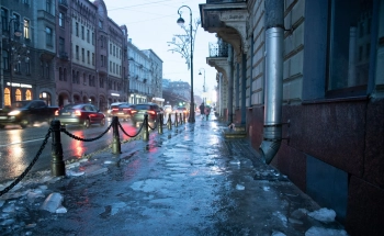 В Роспотребнадзоре объяснили, что делать, если вы получили травму при падении на льду