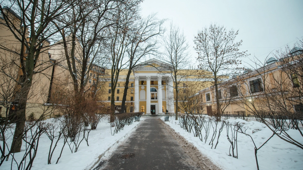 В преддверии церемонии «Фигаро» Александр Беглов напомнил о вкладе Андрея Миронова в культуру - tvspb.ru