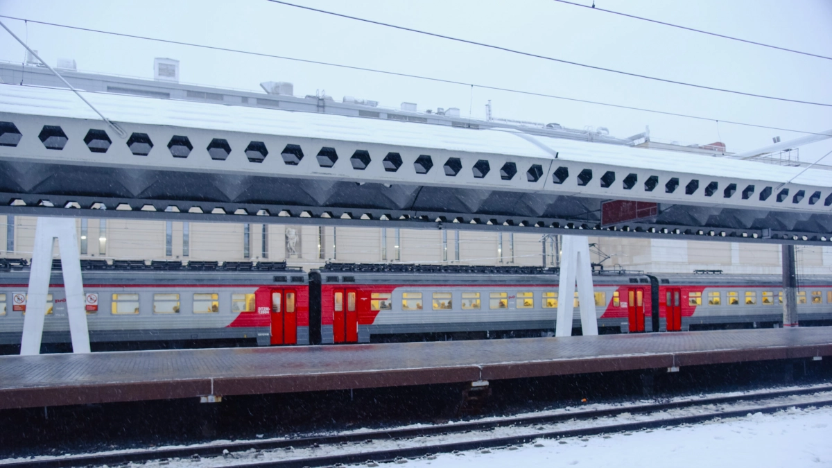 Поезд Москва — Санкт-Петербург задержан почти на два часа из-за технических причин - tvspb.ru