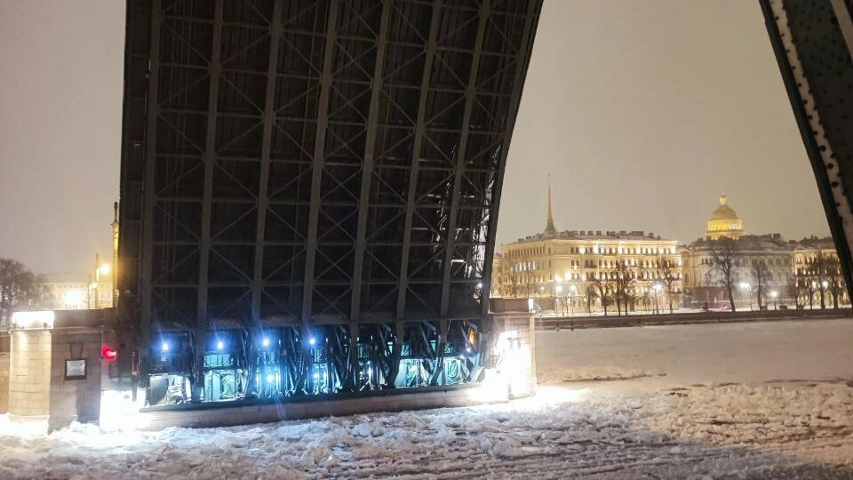 В ночь на 2 декабря внепланово разведут Дворцовый и Благовещенский мосты - tvspb.ru