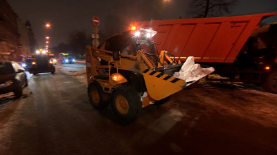 В Петербурге за ночь утилизировали 50 тысяч кубометров снега