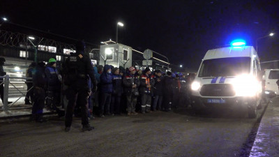 Полиция задержала более 100 мигрантов в ходе рейда после драки в Приморском районе