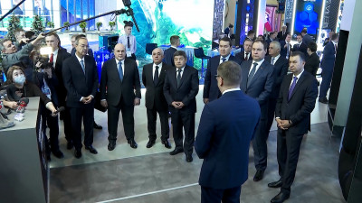 Михаил Мишустин посетил экспозицию Санкт-Петербурга на выставке «Россия»