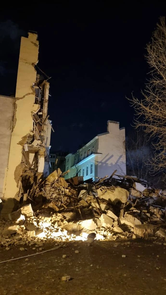 Смольный: Пострадавших при обрушении дома на Гороховой улице нет - tvspb.ru