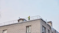 Евгений Разумишкин рассказал, как не допустить появления сосулек на крышах