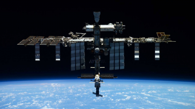 Космонавты отдалили орбиту МКС на 3,2 км от Земли
