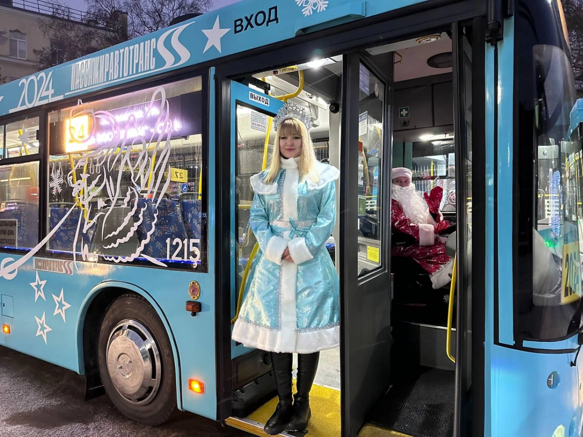 В Петербурге дали старт акциям «Волшебный трамвай» и «Везет в Новый год» - tvspb.ru