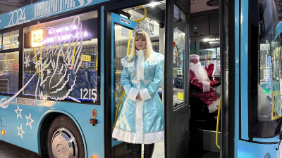 В Петербурге дали старт акциям «Волшебный трамвай» и «Везет в Новый год»