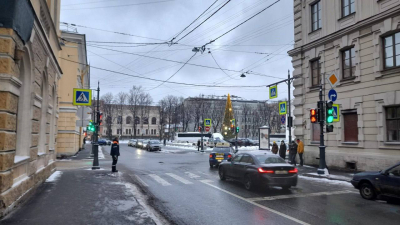В Адмиралтейском районе Петербурга заработал новый светофор