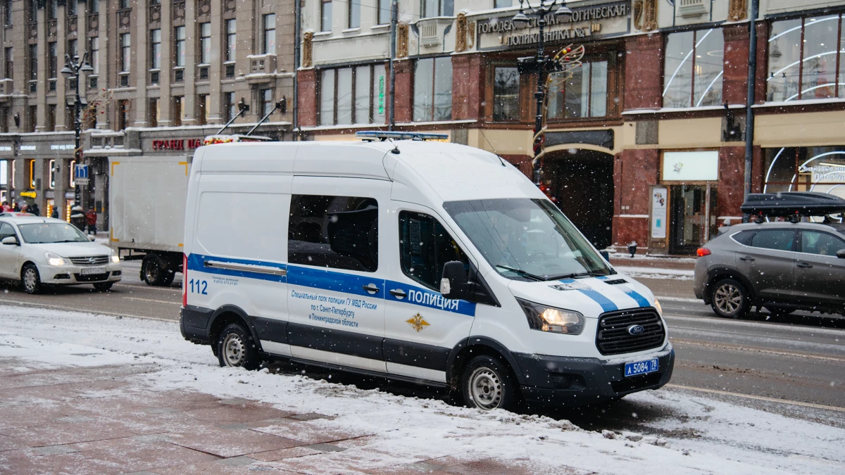 Полицейский из Петербурга арестован за вымогательство - tvspb.ru