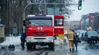 На улице Салова огнеборцы потушили ангар