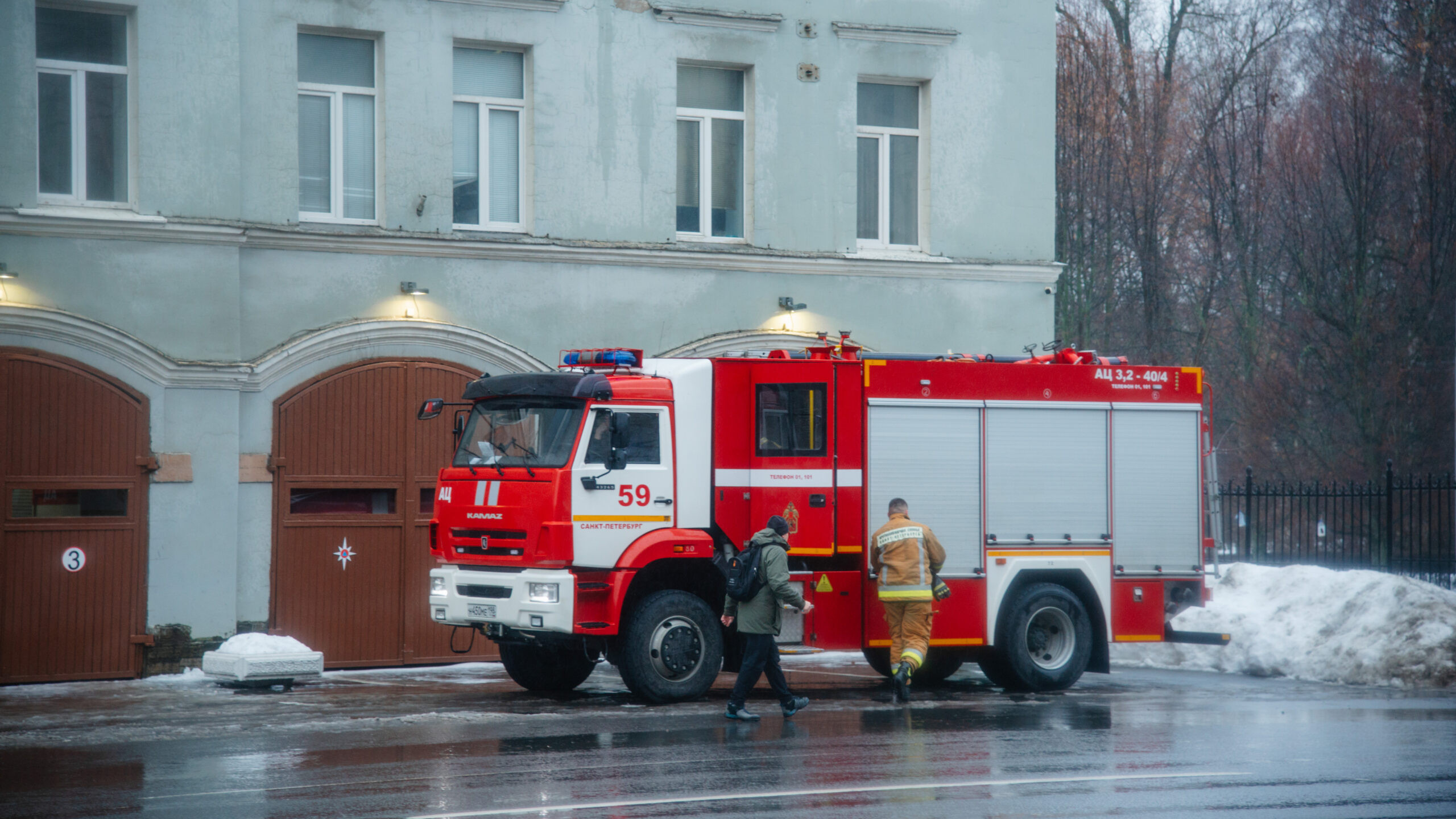 В Петербурге мужчина поджег автомобиль знакомой и получил полтора года  колонии