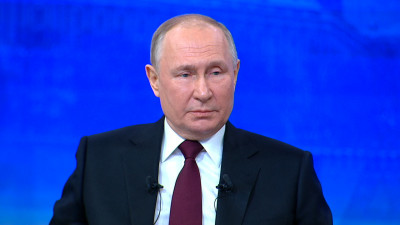 Владимир Путин поручил ставить на учет без личной явки в военкомат