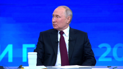 Владимир Путин: Привязка рубля к доллару может привести к тяжелым последствиям