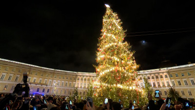 Петербуржцев попросили не приносить петарды на Дворцовую площадь в новогоднюю ночь