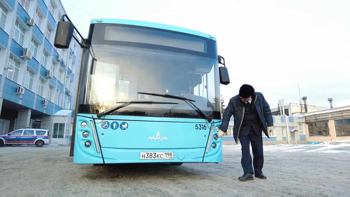 Три четверти петербургских автобусов работают на газовом топливе - tvspb.ru