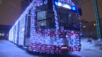 Новые автобусы и трамваи пополнили транспортный парк Петербурга 