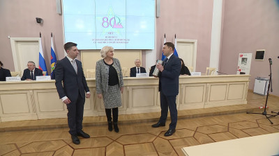 Капсулу с землей с мест сражений за Ленинград передали в Музей генпрокуратуры в Москве