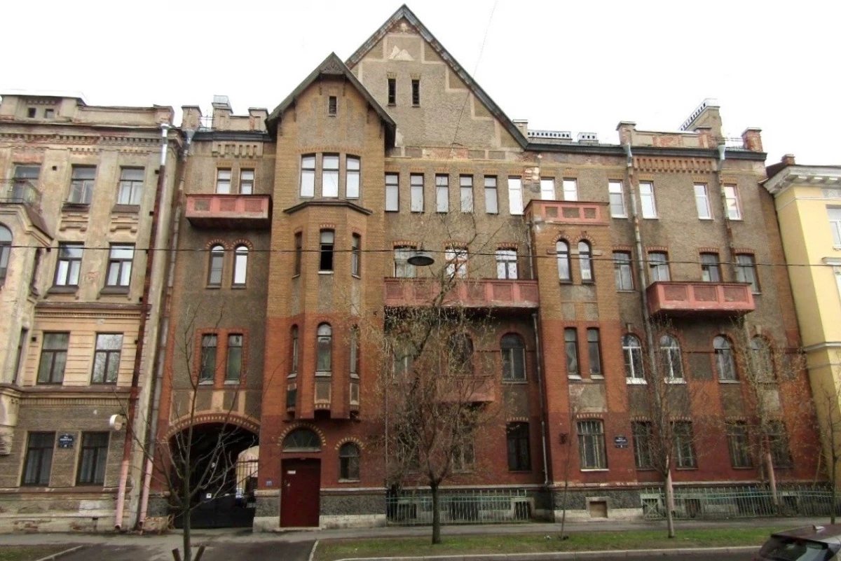 Жилой дом Александровской мужской больницы стал памятником регионального значения - tvspb.ru